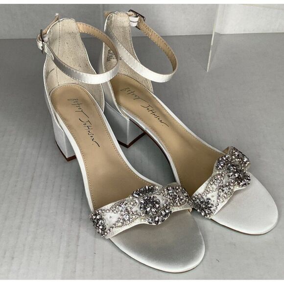 Blue By Betsey Johnson Women's 8W 12M 12W Mel ivory satin heels - Picture 6 of 7